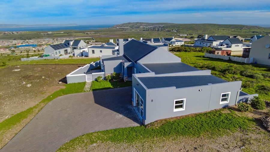 4 Bedroom Property for Sale in Hoogland Western Cape